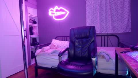 mia rand online show from 01-03-25, 01:16