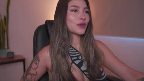 Ayra L online show from 02-26-26, 09:47