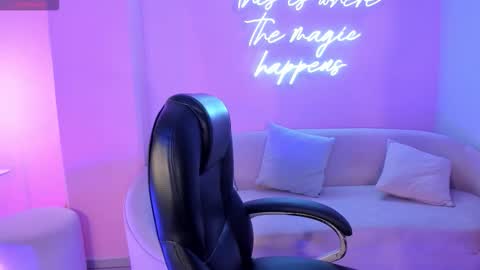 Ayshel online show from 10-23-25, 04:34