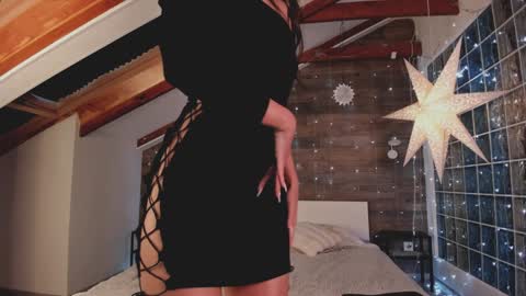 azaliaswallows online show from 02-05-25, 01:54