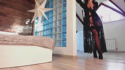 azaliaswallows online show from 02-28-25, 01:36