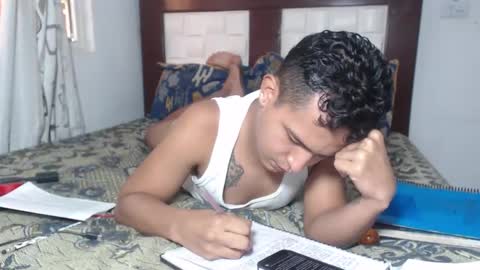 Snapshot of aziel_pantoja chatting on 09-24-25, 08:56 Aziel Pantoja online show from 09-24-25, 08:56