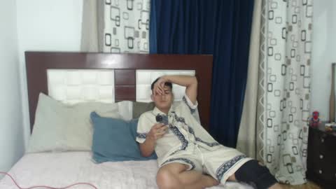 Snapshot of aziel_pantoja chatting on 10-16-25, 01:28 Aziel Pantoja online show from 10-16-25, 01:28