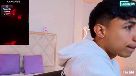 aziel_tay online show from 10-10-25, 11:53