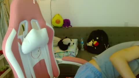 Azu  online show from 07-21-26, 12:02