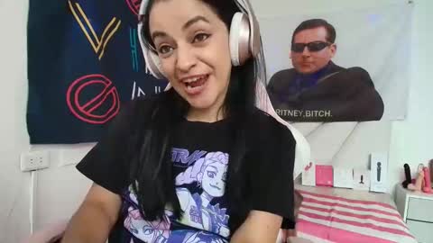 Azucena R online show from 04-25-26, 03:42