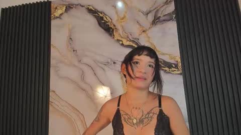 Snapshot of azul_honey chatting on 11-17-25, 06:35 HONEY AZUL online show from 11-17-25, 06:35