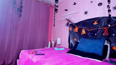 azul_moon online show from 10-31-25, 04:02