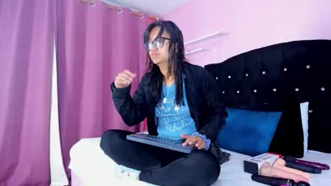 azul_moon online show from 12-02-25, 03:56
