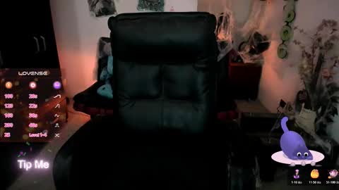 Snapshot of azul_prim chatting on 10-29-25, 07:59 online show from 10-29-25, 07:59