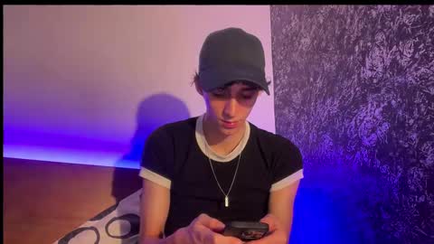 Snapshot of azulyfucsia chatting on 10-10-25, 06:56 nice boy online show from 10-10-25, 06:56