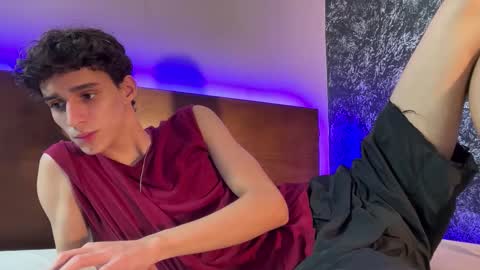 Snapshot of azulyfucsia chatting on 10-30-25, 06:15 nice boy online show from 10-30-25, 06:15