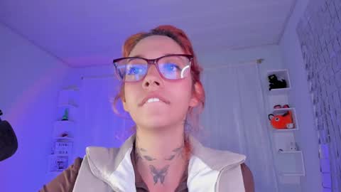 Snapshot of azumi_saan chatting on 12-15-24, 01:57 azumi saan online show from 12-15-24, 01:57