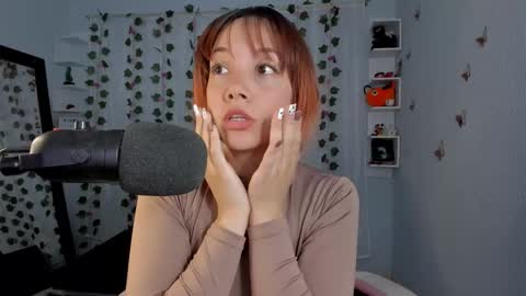 Snapshot of azumi_saan chatting on 09-14-25, 01:38 azumi saan online show from 09-14-25, 01:38