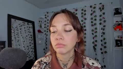 Snapshot of azumi_saan chatting on 01-10-26, 02:35 azumi saan online show from 01-10-26, 02:35