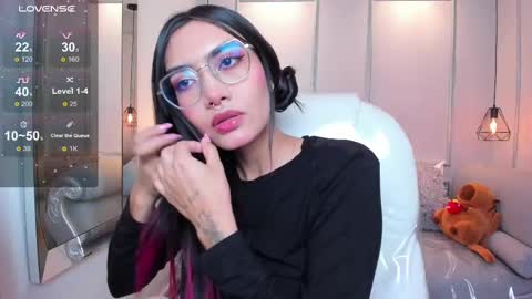 Azura online show from 09-26-25, 07:29