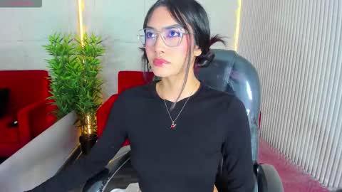 Snapshot of azurakindong chatting on 11-11-25, 07:58 Azura online show from 11-11-25, 07:58