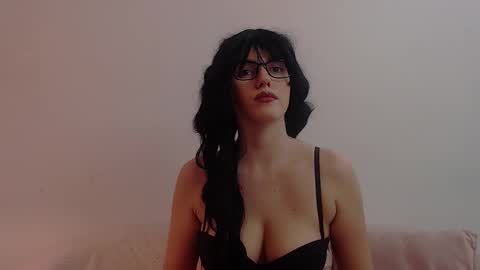 Snapshot of b3cky_ chatting on 12-18-24, 09:25 Rebecca online show from 12-18-24, 09:25