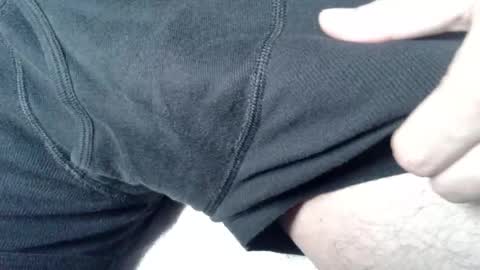 Snapshot of b4dman_ chatting on 10-17-25, 04:37 OneHitWonderr online show from 10-17-25, 04:37