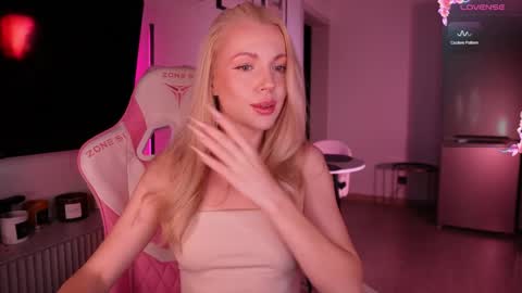 Bonnie  online show from 09-29-25, 01:05