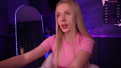 Bonnie  online show from 12-20-25, 03:30