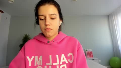 Snapshot of bab_boom chatting on 09-20-25, 12:44 Monica online show from 09-20-25, 12:44