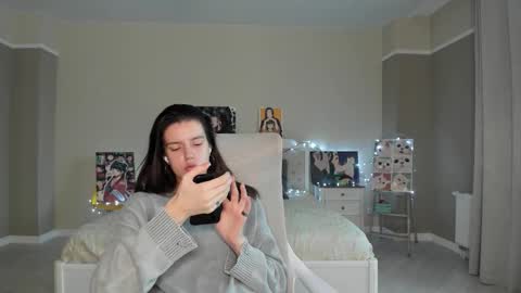 Snapshot of bab_boom chatting on 09-24-25, 12:36 Monica online show from 09-24-25, 12:36