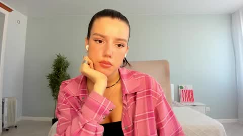 Snapshot of bab_boom chatting on 09-26-25, 06:17 Monica online show from 09-26-25, 06:17