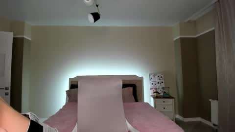 Snapshot of bab_boom chatting on 10-22-25, 01:39 Monica online show from 10-22-25, 01:39