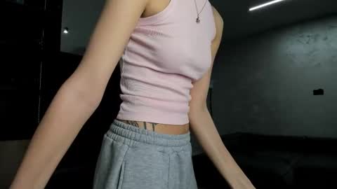 Snapshot of bab_boom chatting on 11-21-25, 01:48 Monica online show from 11-21-25, 01:48