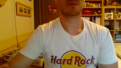 Snapshot of babacoolmagic chatting on 10-18-25, 04:19 babacoolmagic online show from 10-18-25, 04:19