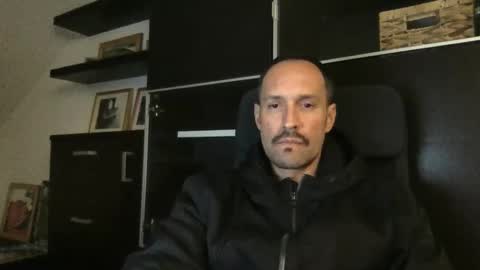 Snapshot of babakeror chatting on 11-01-25, 02:02 BKR online show from 11-01-25, 02:02