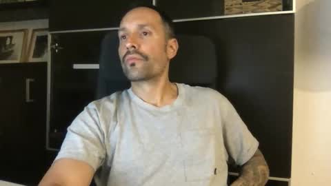 Snapshot of babakeror chatting on 11-03-25, 12:46 BKR online show from 11-03-25, 12:46