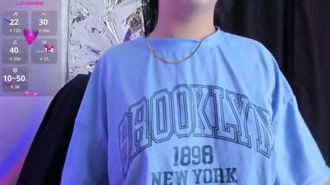 Queen B online show from 02-10-26, 05:17