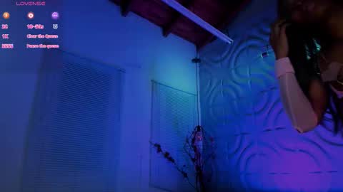 KENDALL online show from 10-23-25, 04:01