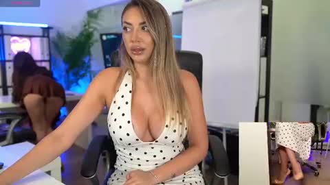Snapshot of babesgowild chatting on 06-13-26, 05:16 Olivia and Lexi online show from 06-13-26, 05:16