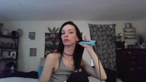 Fern Browning online show from 09-18-25, 02:19