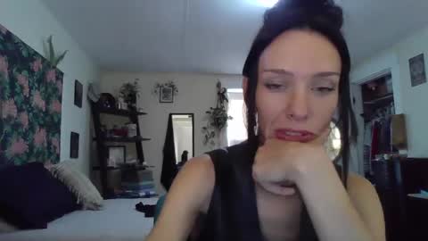 Fern Browning online show from 09-26-25, 02:54