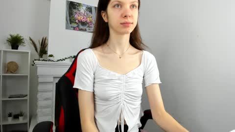 Evalena maybe just Eva online show from 12-06-24, 04:47