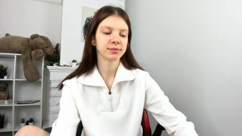 Evalena maybe just Eva online show from 12-15-24, 04:51