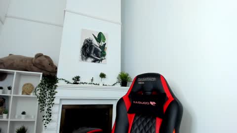 Evalena maybe just Eva online show from 01-24-25, 11:04