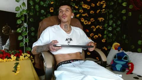 Snapshot of baby_gio chatting on 12-02-24, 01:13 OF GxoXabs online show from 12-02-24, 01:13