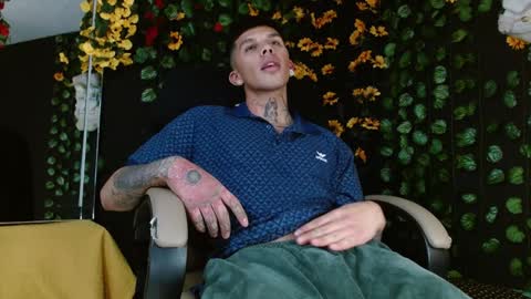 Snapshot of baby_gio chatting on 12-14-24, 12:55 OF GxoXabs online show from 12-14-24, 12:55