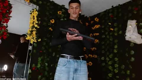 Snapshot of baby_gio chatting on 12-23-24, 02:45 OF GxoXabs online show from 12-23-24, 02:45