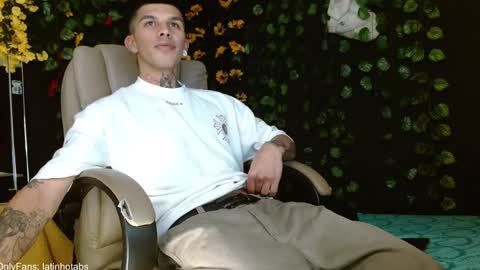 Snapshot of baby_gio chatting on 12-26-24, 10:09 OF GxoXabs online show from 12-26-24, 10:09