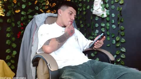 Snapshot of baby_gio chatting on 12-30-24, 03:13 OF GxoXabs online show from 12-30-24, 03:13