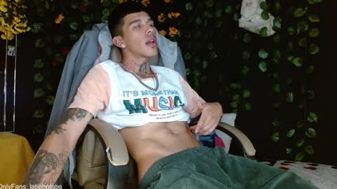 Snapshot of baby_gio chatting on 01-07-25, 10:52 OF GxoXabs online show from 01-07-25, 10:52