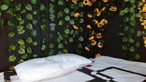 Snapshot of baby_gio chatting on 01-17-25, 03:11 OF GxoXabs online show from 01-17-25, 03:11