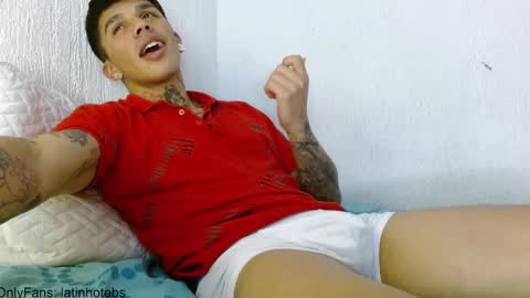 Snapshot of baby_gio chatting on 03-04-25, 10:02 OF GxoXabs online show from 03-04-25, 10:02