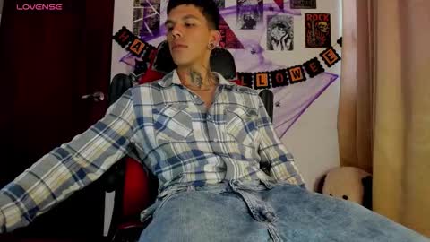 Snapshot of baby_gio chatting on 10-17-25, 11:46 OF GxoXabs online show from 10-17-25, 11:46